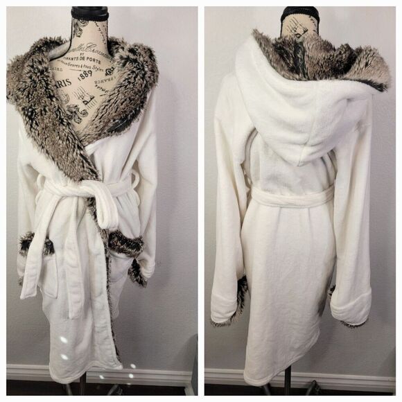 POTTERY BARN Women's Ivory FAUX FUR BATHROBE With Hood One Size Soft Plush - Picture 1 of 9